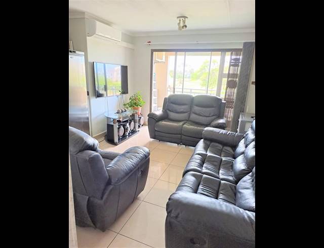 2 BEDROOM PROPERTY TO RENT IN NORTH BEACH